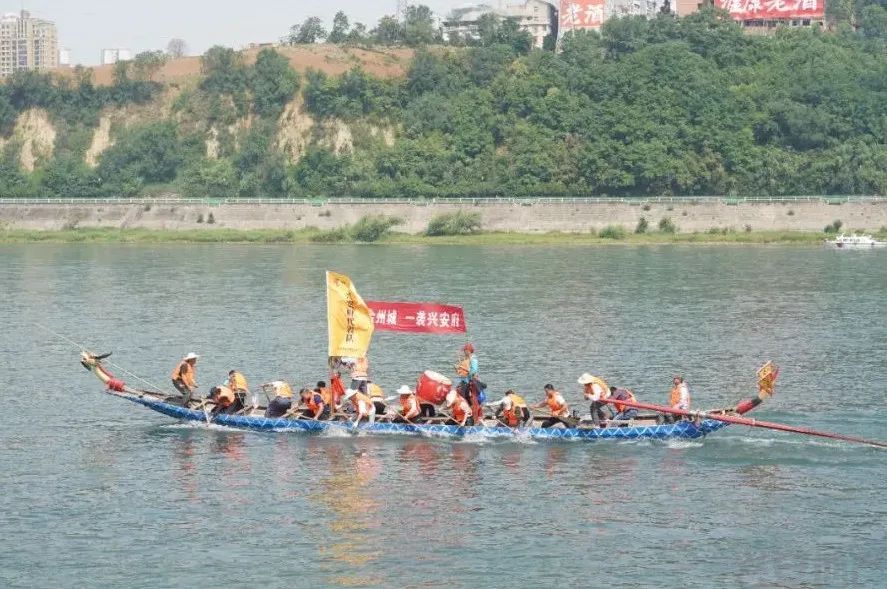 興安府龍舟隊(duì)勇奪團(tuán)體競(jìng)賽季軍